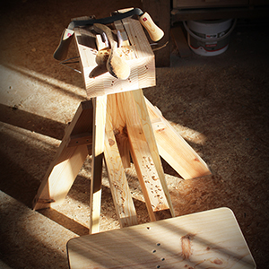 photo d'un banc d'âne (spoon mule) en bois